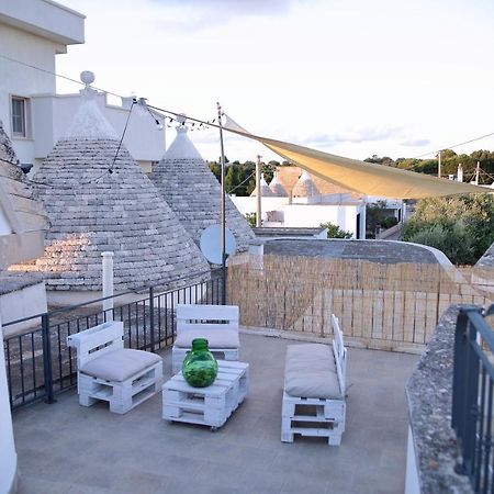 Valle D'Itria Trullo Sovrano Sul Monte Cisternino Buitenkant foto