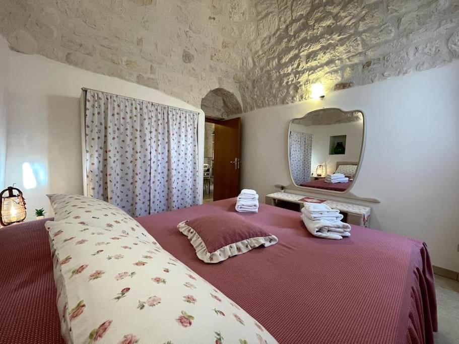 Valle D'Itria Trullo Sovrano Sul Monte Cisternino Buitenkant foto