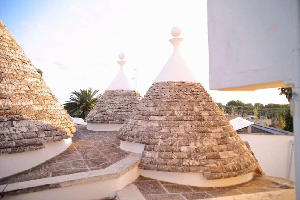 Valle D'Itria Trullo Sovrano Sul Monte Cisternino Buitenkant foto