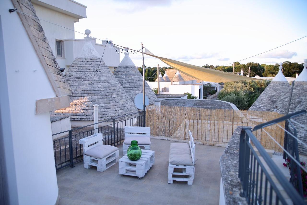 Valle D'Itria Trullo Sovrano Sul Monte Cisternino Buitenkant foto